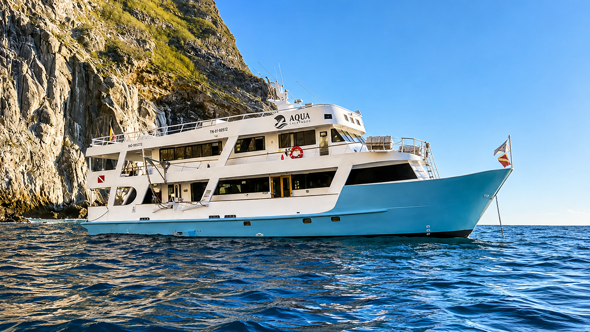 Aqua Yacht Galápagos diving liveaboard